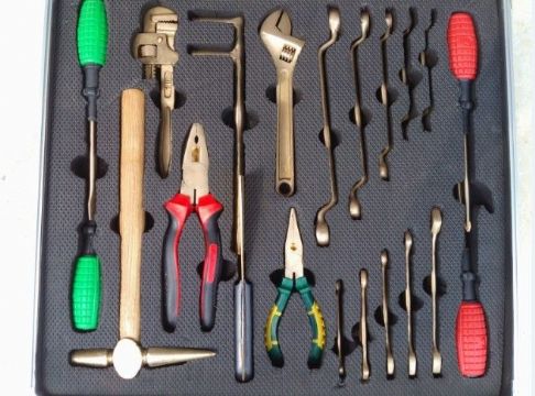 點擊查看詳細信息<br>標題：無火花工具組 閱讀次數(shù)：6533