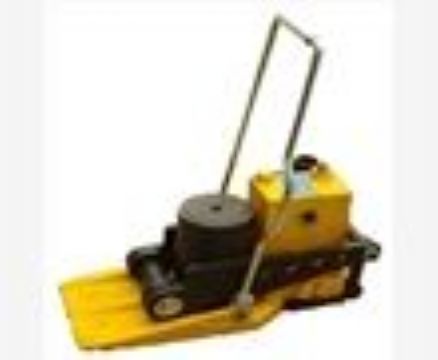 點(diǎn)擊查看詳細(xì)信息<br>標(biāo)題：YQD-245型液壓起道器 閱讀次數(shù)：2037