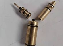 點擊查看詳細(xì)信息<br>標(biāo)題：氣動錨桿鉆機上面氣馬達閥組 閱讀次數(shù)：1757